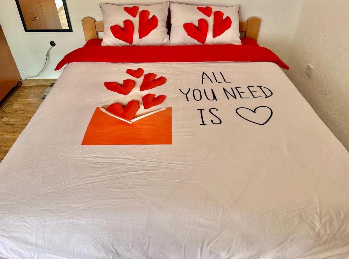 Homestay Mark - Double Bed Room - Shared Bathroom And Kitchen Budva Exterior photo